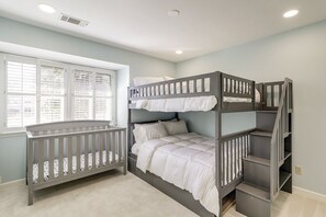 3 chambres, fer et planche à repasser, accès Internet, draps fournis
