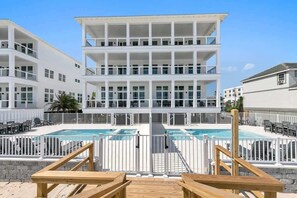 Pool - Sunrise B -Gulf Front 🌊Private Home with 🏊 pool/hot tub/Pet Friendly🐶 (Okaloosa Island)