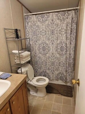 Towels, soap - Run Away Charters fishing lodge (Buras)