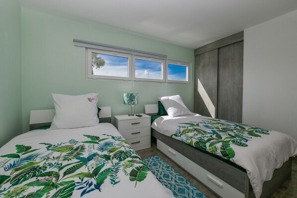 3 bedrooms, iron/ironing board, free WiFi, bed sheets
