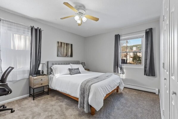 2 bedrooms, desk, iron/ironing board, free WiFi