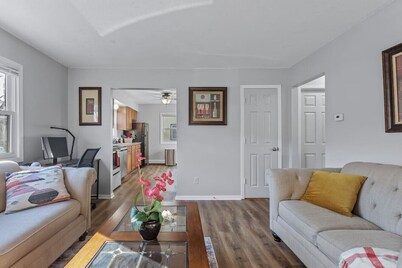 Tranquil 2BR Apt NE Mpls - 8073 Apt 2