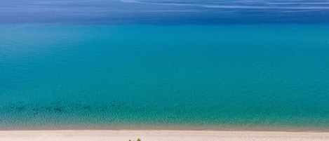 Una spiaggia nelle vicinanze