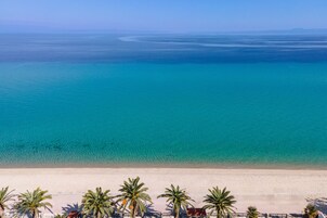 Una playa cerca