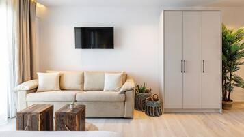 Premium Suite, Ground Floor | Hypo-allergenic bedding, free WiFi