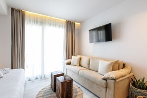 Premium Suite, Ground Floor | Living area