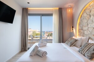 Comfort Double Room | Hypo-allergenic bedding available, WiFi (free)