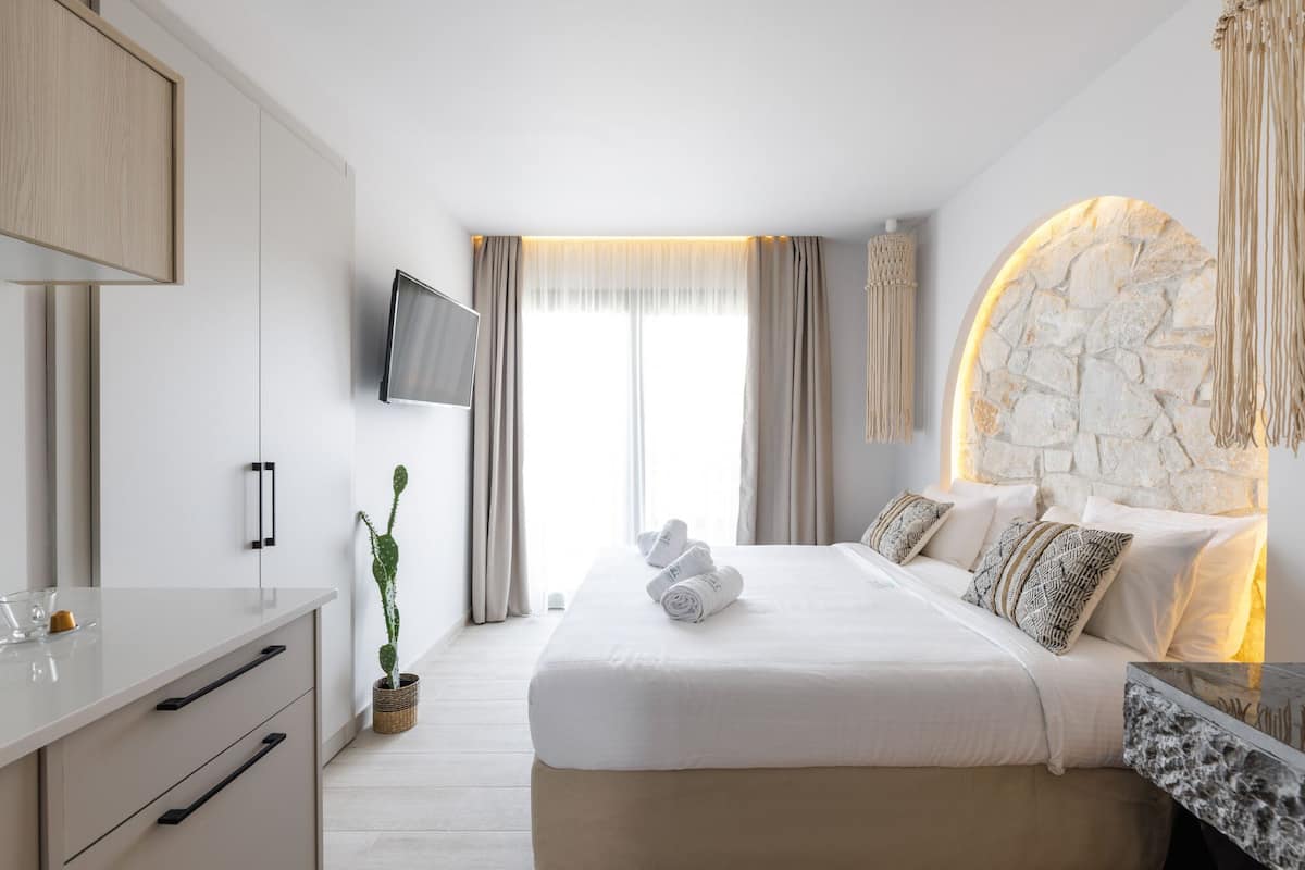 Double Room | 1 bedroom, hypo-allergenic bedding, free WiFi