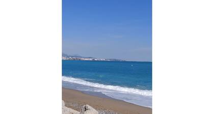 St Paul la carte postale, large independent 2-room apartment in a villa