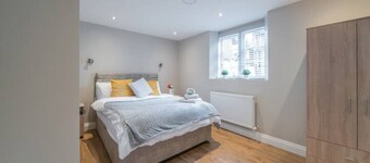 Cozy One Bedroom Cottage With Spacious Garden + BBQ