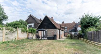 Beautiful 2 Bedroom House With Spacious Garden BBQ