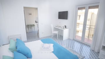 Deluxe Double Room | Down comforters, pillowtop beds, in-room safe, individually decorated