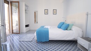 Deluxe Double Room | Down comforters, pillowtop beds, in-room safe, laptop workspace - DOMUS SOLE (Sorrento)