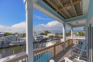 Property grounds - Direct to Ocean! 3BR 2.5B Home with Private Pool, Bikes, Paddleboards! (Marathon)