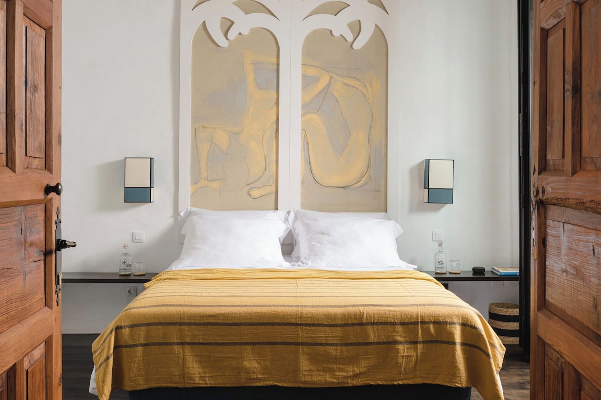 Premium Deluxe El Gabinete | 1 bedroom, Egyptian cotton sheets, premium bedding, down duvets