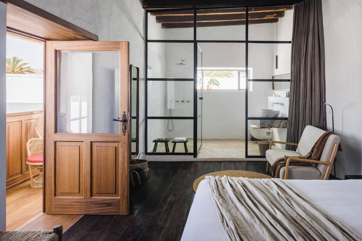 Suite El Balcon | Cadar kapas Mesir, peralatan tempat tidur premium, gebar bulu kapas 