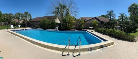 Piscine extérieure