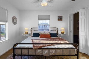 3 chambres, bureau, Wi-Fi gratuit, draps fournis