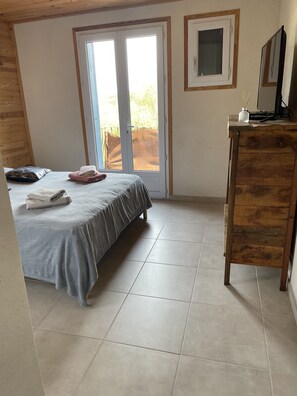 1 Schlafzimmer, Reisekinderbett, WLAN, Bettwäsche