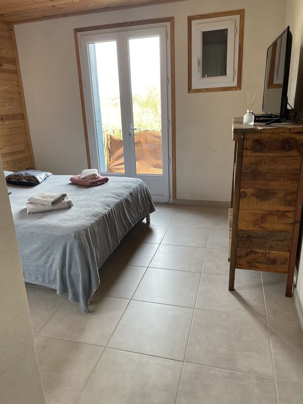 1 bedroom, travel cot, WiFi, bed sheets - House in the countryside, 7 minutes from Porto-Vecchio (Porto-Vecchio)