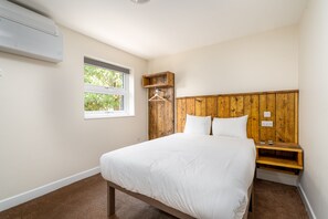 Classic Double Room | Blackout drapes, iron/ironing board, free WiFi - Hotel DC (London)