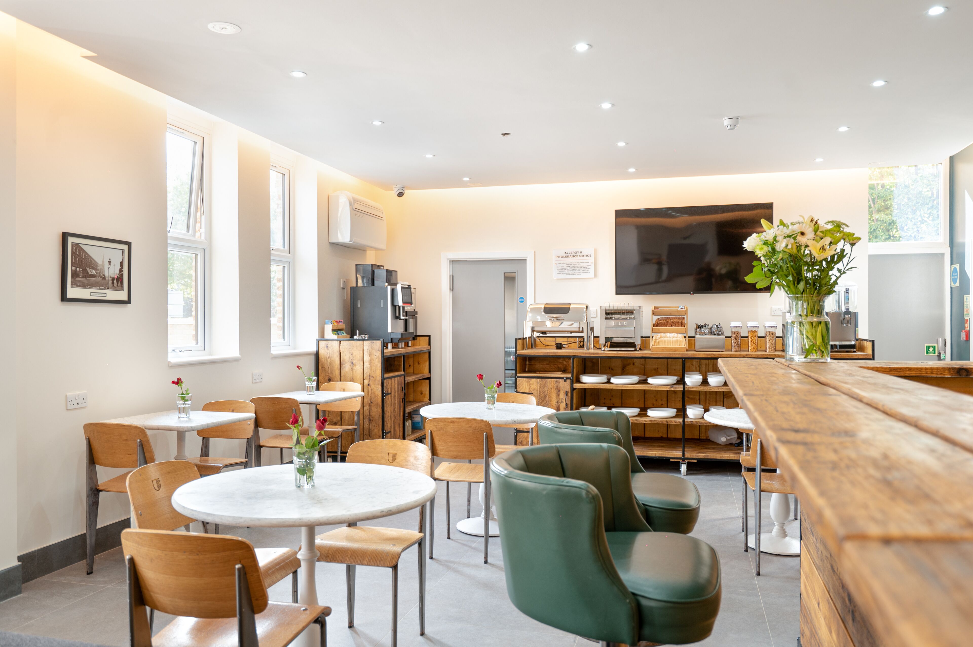 Photo - Hotel DC, Stratford