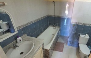 Bidet, soap - Superb well-equipped apartment in Marrakech City. (Marrakech)