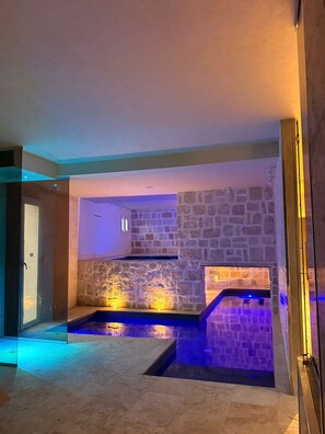 Sauna, hot tub, Swedish massages, massages - DE MARE WINE RESORT (Ciro Marina)