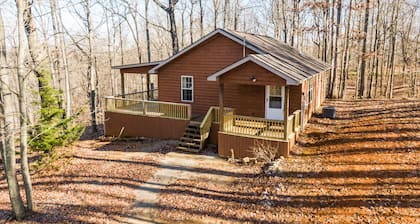 3 miles from Wolf Creek Dam! Boat and camper parking available