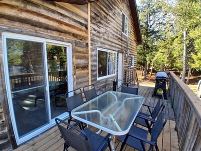 Juniper Cabin- Waterfront retreat on Mosque Lake