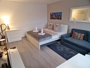1 habitación, tabla de planchar con plancha, wifi y ropa de cama