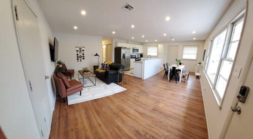 South Side Chic 3Br 1Ba 10mn to McConnell Spirit