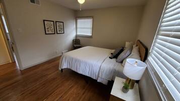 3 Schlafzimmer, Bügeleisen/Bügelbrett, WLAN, Bettwäsche