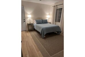 3 habitaciones, escritorio, tabla de planchar con plancha y wifi gratis