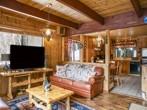 Smart TV, fireplace, DVD player, books - Mountain View Chalet by Cottonwood Lodging (Brighton)