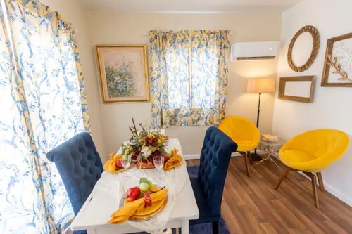 Unique 1-bedroom casita in Mesilla Park with hot tub