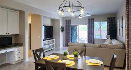 Newly Renovated 4 Bedroom House near hiking and lots of restaurants