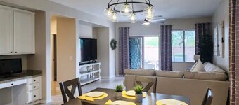 Newly Renovated 4 Bedroom House near hiking and lots of restaurants