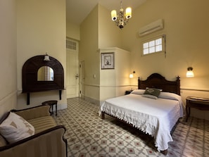 Comfort-Doppelzimmer | Minibar, Zimmersafe, individuell dekoriert, individuell eingerichtet