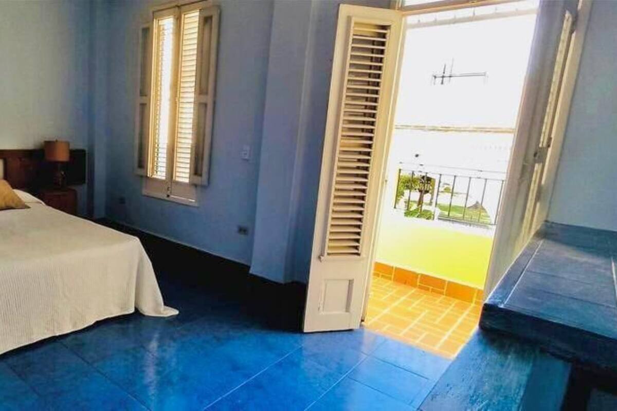 Familien-Dreibettzimmer | Minibar, Zimmersafe, individuell dekoriert, individuell eingerichtet