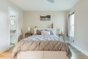 3 Schlafzimmer, BĂŒgeleisen/BĂŒgelbrett, Reisekinderbett, WLAN