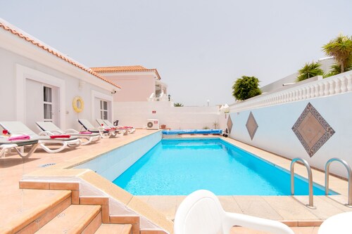 Villa Jasmin. Tranquil 4 bedroom villa. Private Heated Pool