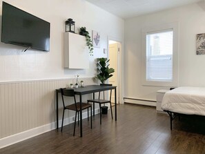 1 Schlafzimmer, Schreibtisch, Bügeleisen/Bügelbrett, WLAN