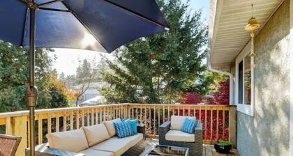 Victoria's West Coast Living, 3 bdr, 2000 sqft