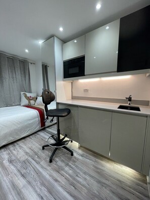 1 chambre, bureau, Wi-Fi gratuit, draps fournis