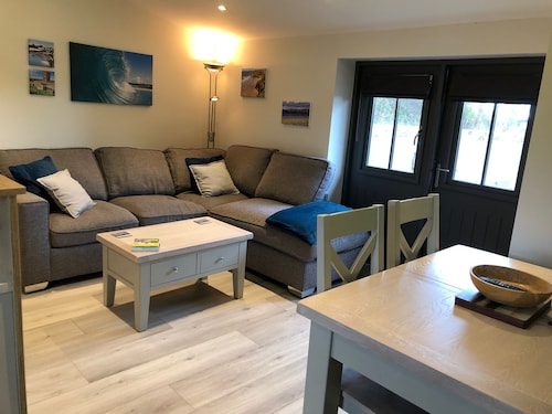 5 minutes from the beach, centraly located, country side views