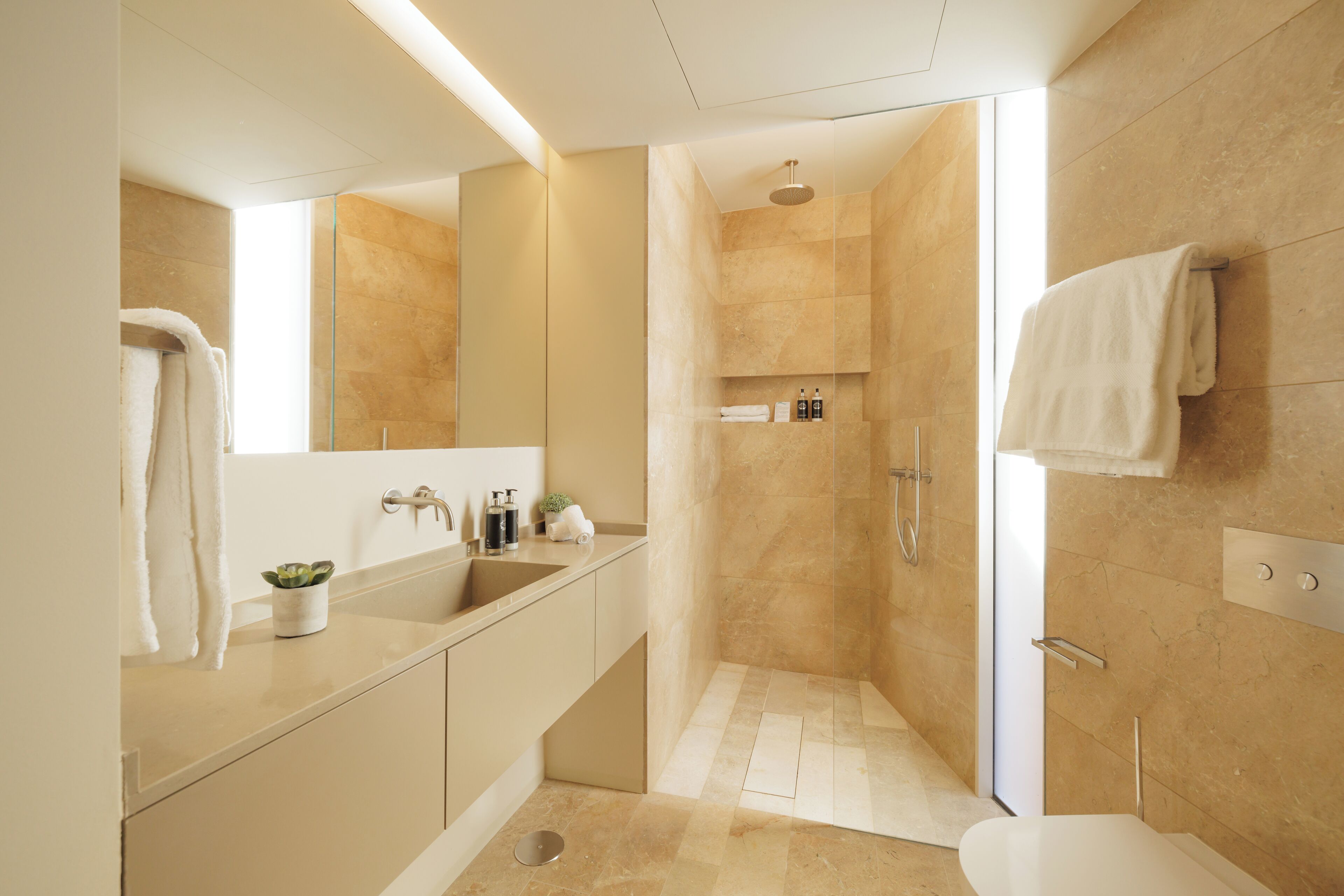 Appartement Signature, 2 chambres | Salle de bain | Douche, articles de toilette gratuits, chaussons, serviettes fournies