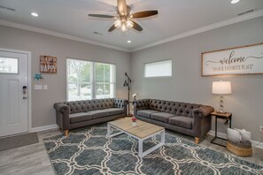 Een smart-tv en tafelvoetbal