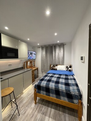 1 soveværelse, skrivebord, gratis Wi-Fi, sengetøj