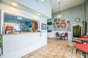 Reception - Hotel 8 (Fergus Falls)